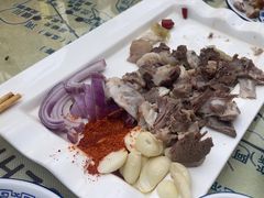 -壹阁胡羊焖饼(特色小吃街店)
