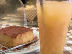 -新大咀港式茶餐厅(宝山万达店)