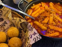 -BHC炸鸡(明洞总店)