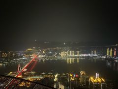 -Ting无边际江景酒店(重庆解放碑云端之眼店)