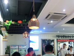 大堂-魏铭鱼头捞饭(晋阳路店)