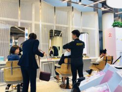 -PE SALON 