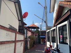 -Dash Teak House