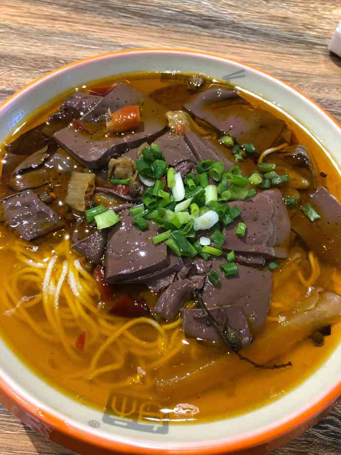 白市鸭血面(爱融荟城店)-"哦豁位置爱融荟b1城 b1城都是小吃 .