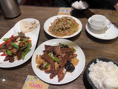 -泉畔人家·老济南经典鲁菜(大明湖店)