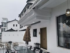 -弥舍·湖景团建泳池派对别墅·湖山境店