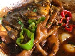 凤爪焗鱼头-周家二小姐的菜(西津渡店)