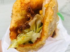 炸蛋葱油饼-小红车炸蛋葱油饼