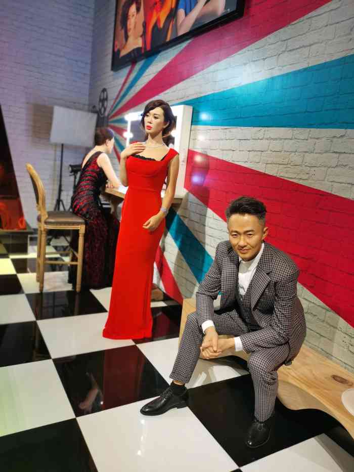 帷幕开啦(广州塔)蜡像馆-"广州行,走到哪逛到哪.晚上饭后来广州塔来.