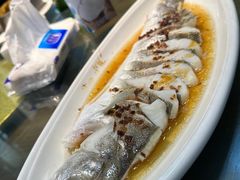 薄盐大鲈鱼-得意楼蒸菜馆