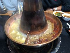 -果松木炭酸菜铜火锅·外婆参鸡汤