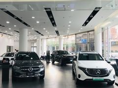 -上海星瀚奔驰4S店(长寿路店)