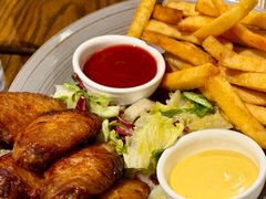 香炸鸡翅配薯条-Money Shops(愚园路店)