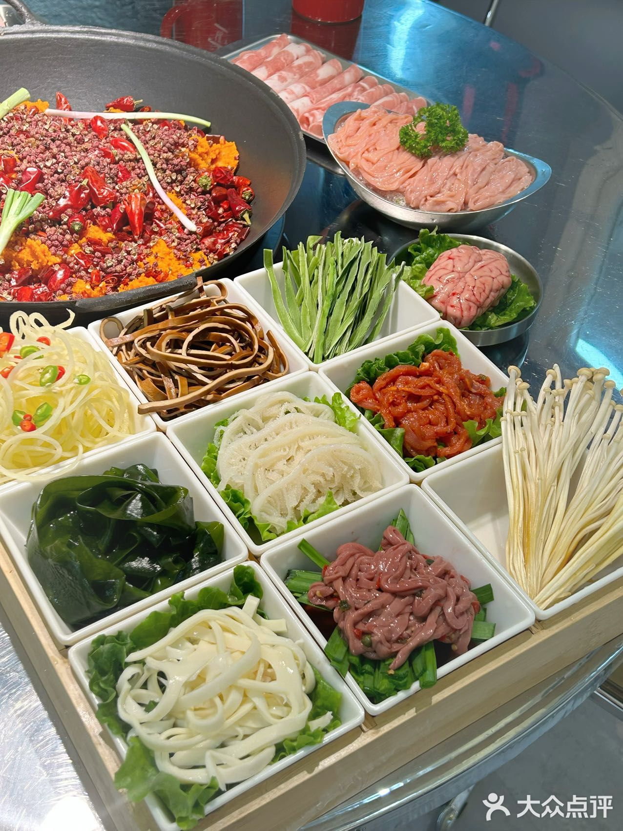 现炒的料、工业风的老火锅我一周吃三次都不够