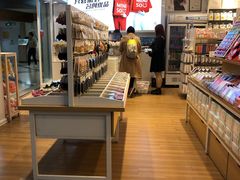 -名创优品(北京新中关购物中心地铁层店)
