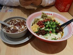 -遇见小面(东方宝泰店)