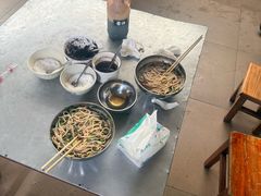 -正宗杨记普洱酸醋米线(总店)