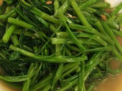 -J Daeng Seafood