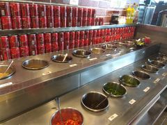 自助调料区-袍哥码头老火锅(横岗分店)