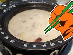 -洪氏嗨捞·广东猪肚鸡·椰子鸡火锅(西咸万象城店)