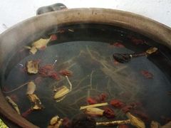 -威邵鸡煲(西华路总店)