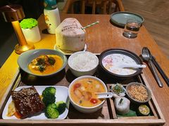 -瑰丽酒店·海吧·天际下午茶·现场DJ·天台酒吧