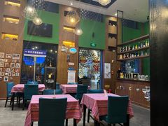 -香巴拉云南餐厅(华莱坞店)