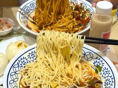 -李与白包子铺(桐梓林店)