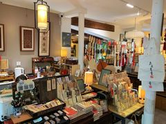 -邊城書店