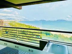 -三亚湾海居铂尔曼度假酒店