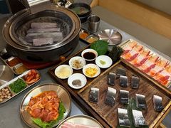 -围炉肉舍•炭烤活鳗•丹东海鲜烤肉(步行街店)