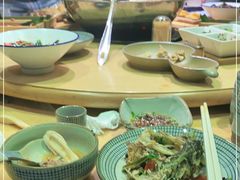 -野山舂·贵州现舂酸汤火锅(鸿通城店)