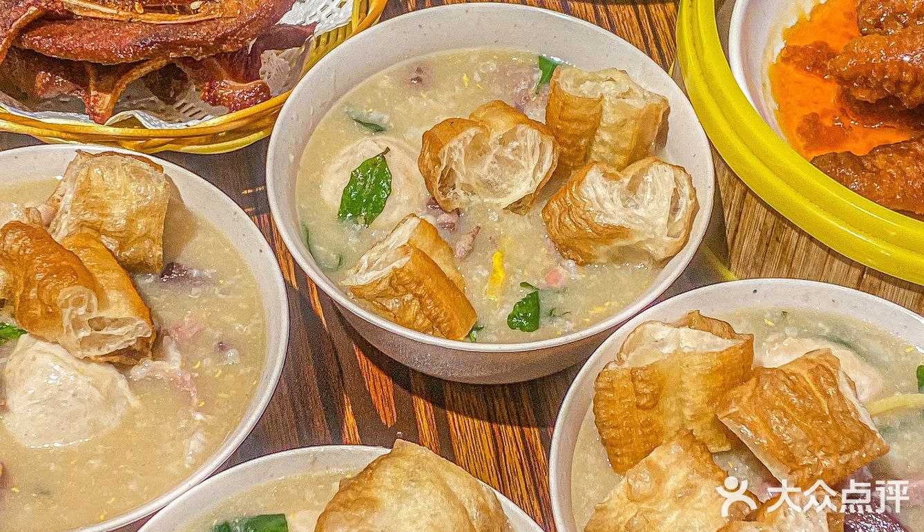 藏在倒闭商城边上的宝藏美食店