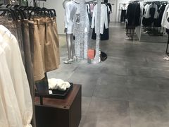 -URBAN REVIVO(上海中庚漫游城店)