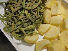 -万里闯关东铁锅炖菜馆(高新旗舰店)