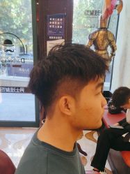 -东方先生国潮男士理发馆