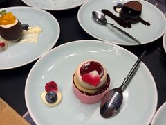 -雍容荟帝王蟹活龙虾展台自助(IFS黑金店)