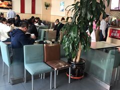 大堂-李先生牛肉面大王(营口大润发店)