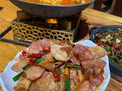 -老滇山寨•云南特色菜•地方菜•民族风情歌舞表演(金碧店)