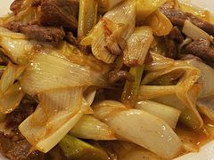 葱爆羊肉-京城百饺园•东北菜馆(红谷滩店)