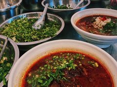 小碗酸牛肉饵丝-莉安酸牛肉早点