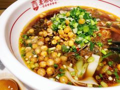 -呷佬·长沙手工米粉(金沙江路店)
