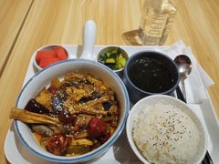 山城麻辣素香锅-轻蔬不用等·素食(江苏路店)