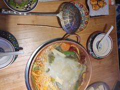 -洱火云南酸菜牛肉火锅(石景山当代商城店)