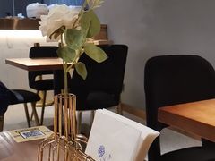 -POKEE VIA&Brunch·维娅(重庆来福士店)