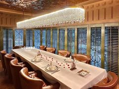 -Mogul Eatery·大亨餐酒馆