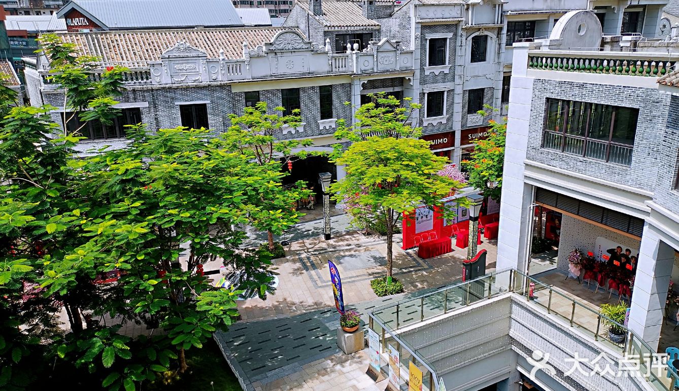 环境：岭南特色建筑，国粹粤剧经典装饰，户外绿化还行