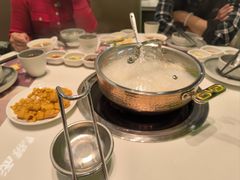 -洪氏嗨捞·广东猪肚鸡·椰子鸡火锅(西咸万象城店)