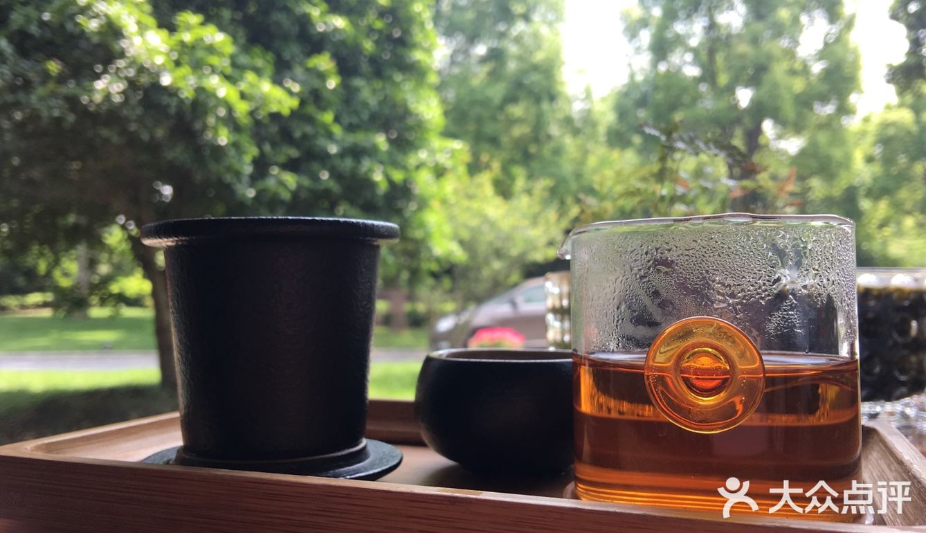 找个地方喝茶，要有人在画中游的感觉，马上就想到了迎宾