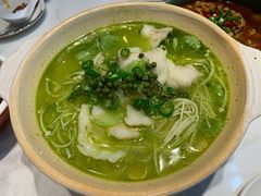 -渝是乎酸菜鱼·川渝小炒(新世界百货望京店)